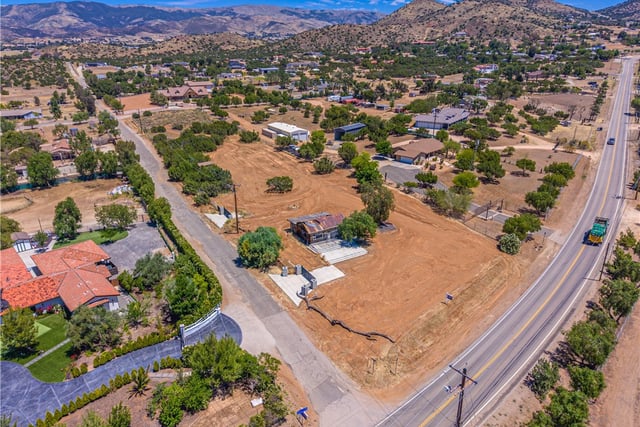 10367 Escondido Canyon, Agua Dulce, CA 91390 — photo 2 of 28