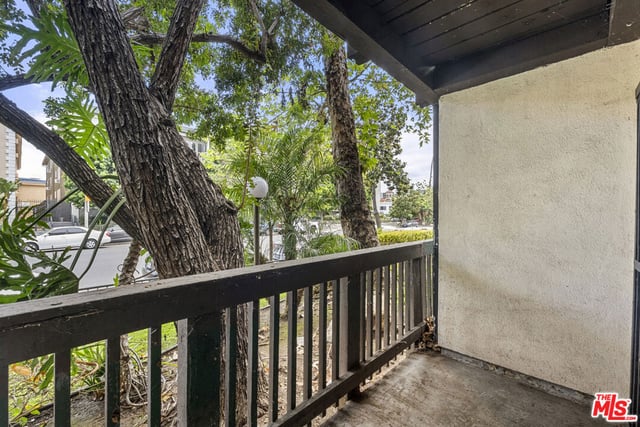 525 S Ardmore Avenue 107, Los Angeles, CA 90020 — photo 14 of 22