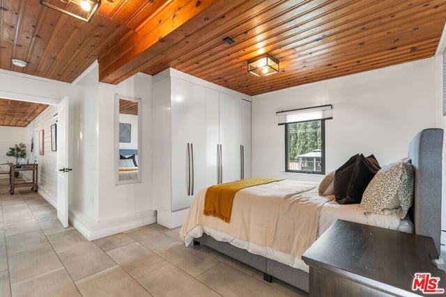 5853 S La Brea Avenue, Los Angeles, CA 90056 — photo 23 of 38