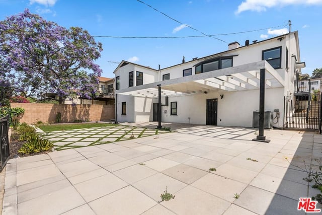 5853 S La Brea Avenue, Los Angeles, CA 90056 — photo 25 of 38