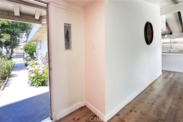 320 E 81st, Los Angeles, CA 90003 — photo 6 of 39