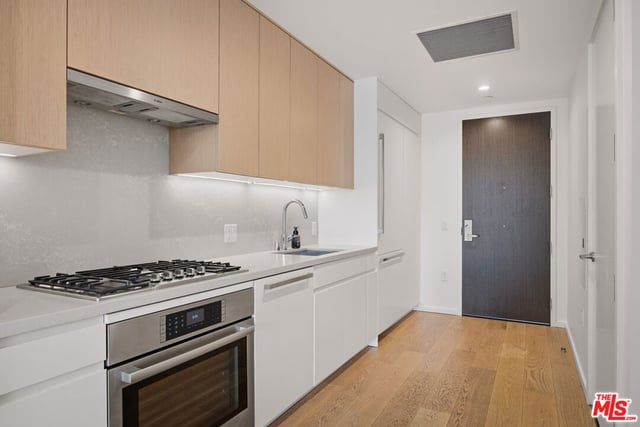 877 Francisco Street 1119, Los Angeles, CA 90017 — photo 4 of 32