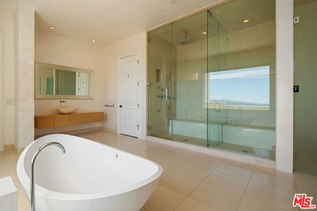 2600 Bowmont Drive, Beverly Hills, CA 90210 — photo 10 of 17