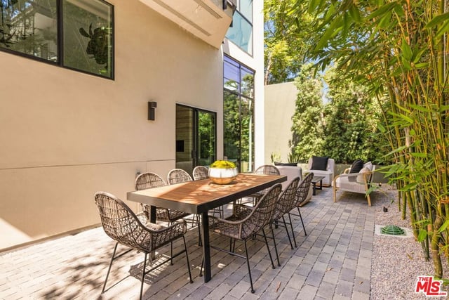 924 N West Knoll Drive, West Hollywood, CA 90069 — photo 21 of 50