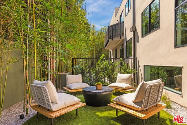 924 N West Knoll Drive, West Hollywood, CA 90069 — photo 22 of 50