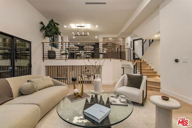 924 N West Knoll Drive, West Hollywood, CA 90069 — photo 3 of 50