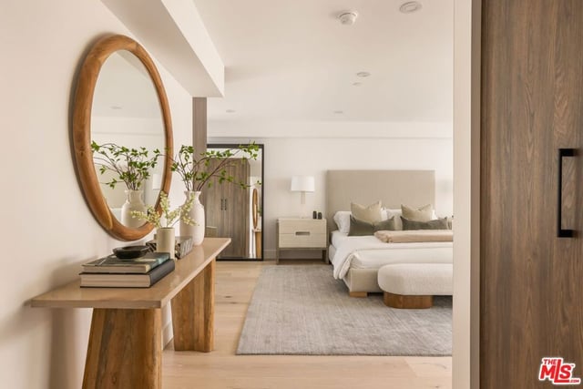 924 N West Knoll Drive, West Hollywood, CA 90069 — photo 30 of 50