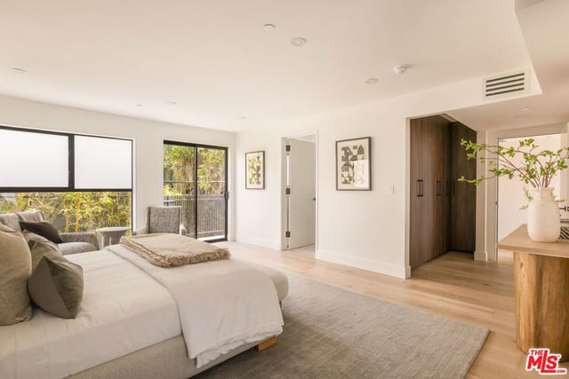924 N West Knoll Drive, West Hollywood, CA 90069 — photo 32 of 50