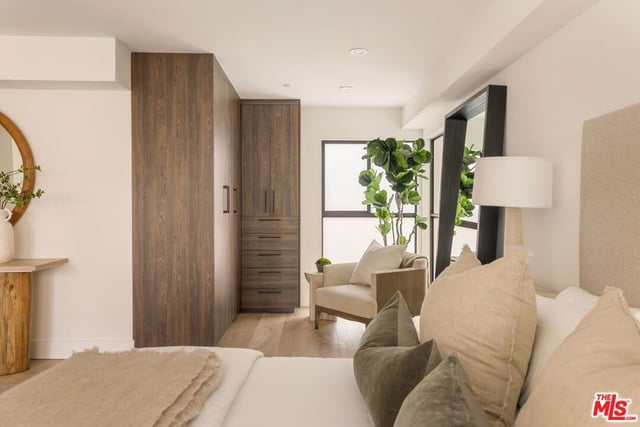 924 N West Knoll Drive, West Hollywood, CA 90069 — photo 33 of 50