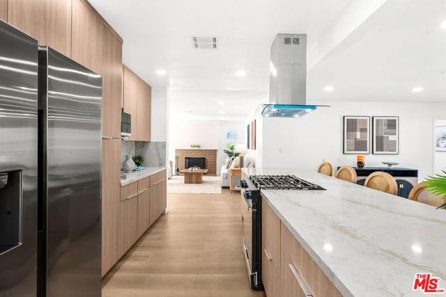 5124 Hillcrest Drive, Los Angeles, CA 90043 — photo 15 of 52