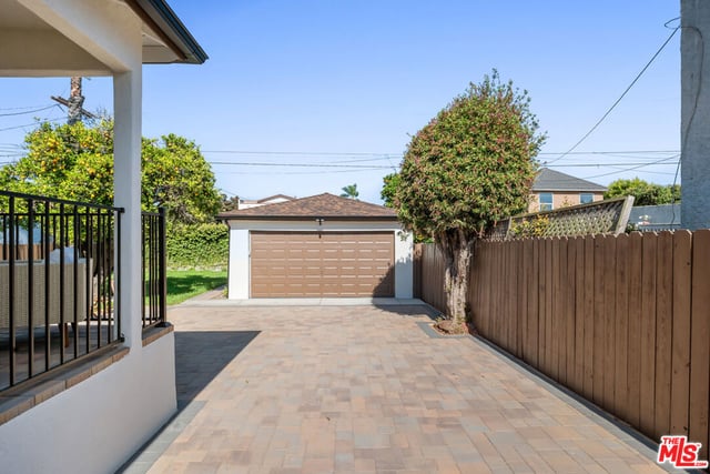 5124 Hillcrest Drive, Los Angeles, CA 90043 — photo 40 of 52