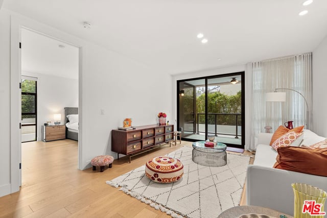 10777 Wilshire Boulevard 201, Los Angeles, CA 90024 — photo 5 of 20