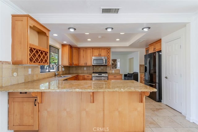 310 Susan Court, Palmdale, CA 93551 — photo 9 of 38