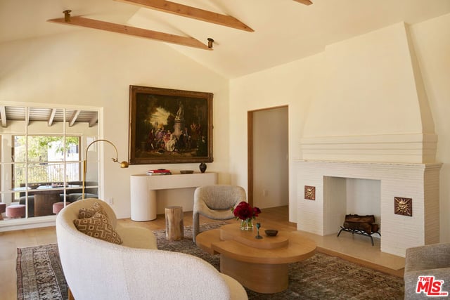 6911 Los Tilos Road, Los Angeles, CA 90068 — photo 2 of 44