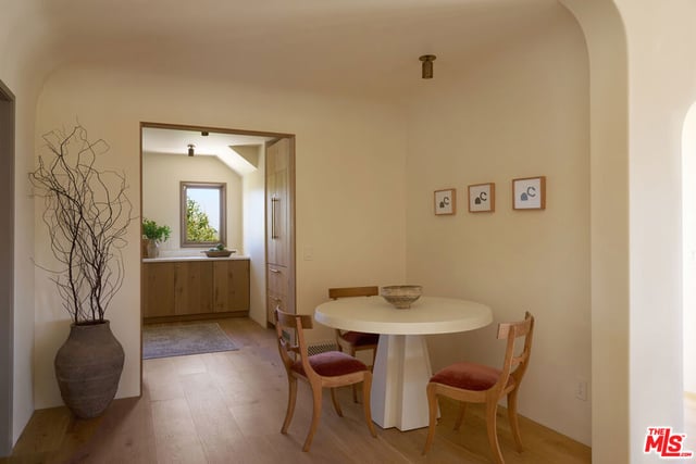 6911 Los Tilos Road, Los Angeles, CA 90068 — photo 4 of 44