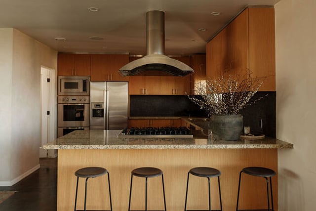 2400 Crest View Drive, Los Angeles, CA 90046 — photo 14 of 37
