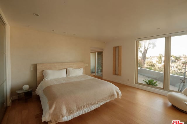 2400 Crest View Drive, Los Angeles, CA 90046 — photo 22 of 37