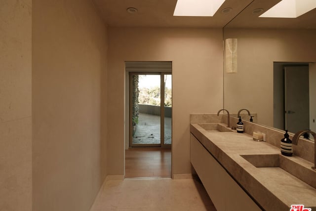 2400 Crest View Drive, Los Angeles, CA 90046 — photo 26 of 37