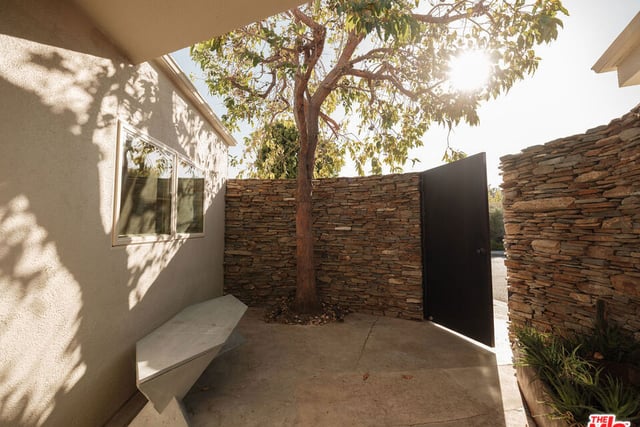 2400 Crest View Drive, Los Angeles, CA 90046 — photo 4 of 37