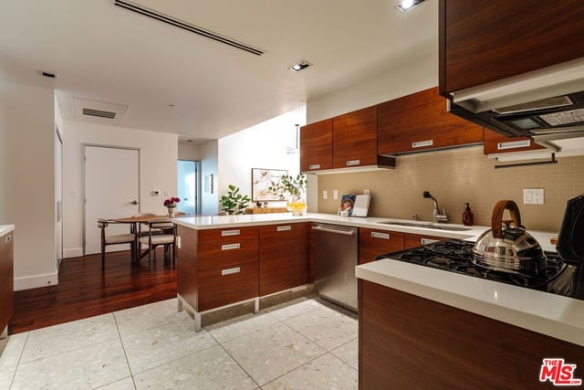 6735 Yucca Street 101, Los Angeles, CA 90028 — photo 11 of 44