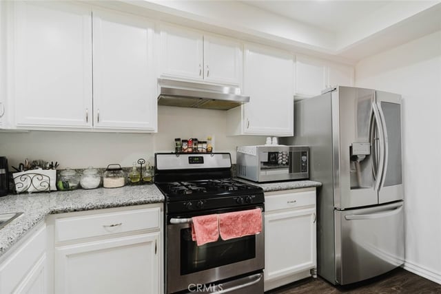 14345 Foothill Boulevard 107, Sylmar, CA 91342 — photo 9 of 24