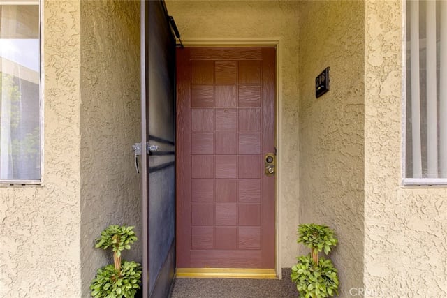 125 W Mountain Street 216, Glendale, CA 91202 — photo 2 of 33