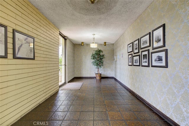 125 W Mountain Street 216, Glendale, CA 91202 — photo 30 of 33
