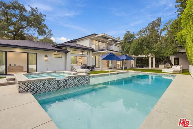 17401 Rancho Street, Encino, CA 91316 — photo 2 of 56