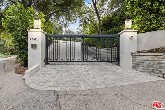 17401 Rancho Street, Encino, CA 91316 — photo 3 of 56