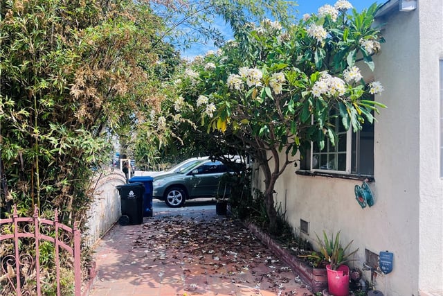 4130 Redwood Avenue, Los Angeles, CA 90066 — photo 23 of 25