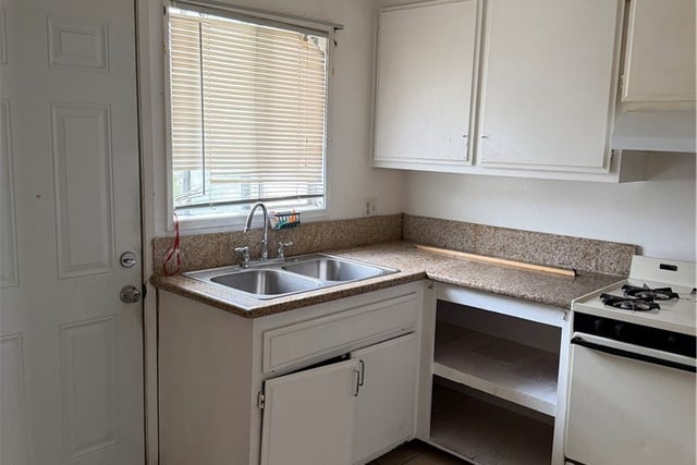 23571 1/2 Maribel, Carson, CA 90745 — photo 4 of 8