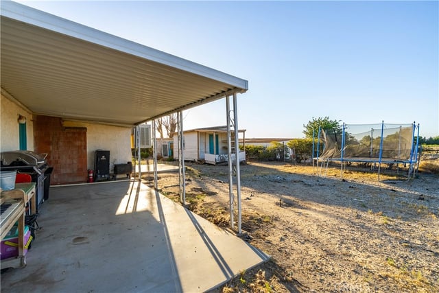 20539 E Avenue R, Palmdale, CA 93591 — photo 33 of 55