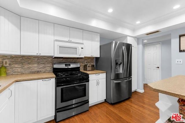 441 E San Jose Avenue 209, Burbank, CA 91501 — photo 5 of 40