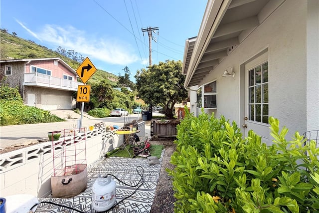 6840 W Santa Barbara, Ventura, CA 93001 — photo 4 of 9