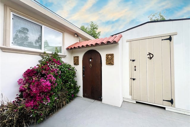 23777 Mulholland Hwy Spc 35, Calabasas, CA 91302 — photo 3 of 32