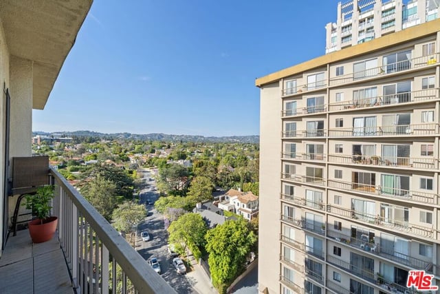 10751 Wilshire Boulevard 1206, Los Angeles, CA 90024 — photo 15 of 18