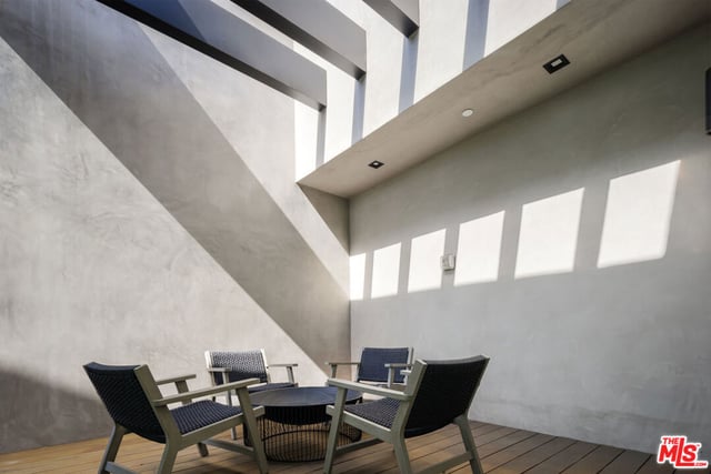 952 N Laurel Avenue, Los Angeles, CA 90046 — photo 18 of 27