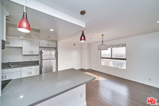 727 S Ardmore Avenue 801, Los Angeles, CA 90005 — photo 11 of 29