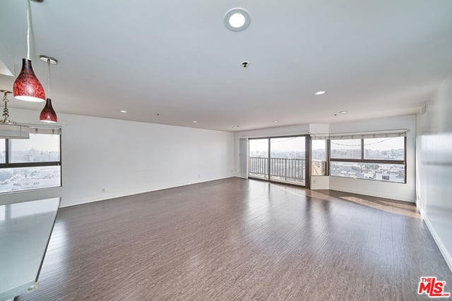 727 S Ardmore Avenue 801, Los Angeles, CA 90005 — photo 6 of 29