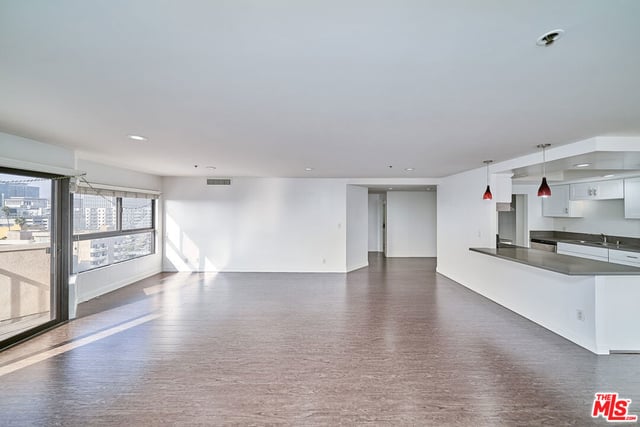727 S Ardmore Avenue 801, Los Angeles, CA 90005 — photo 8 of 29