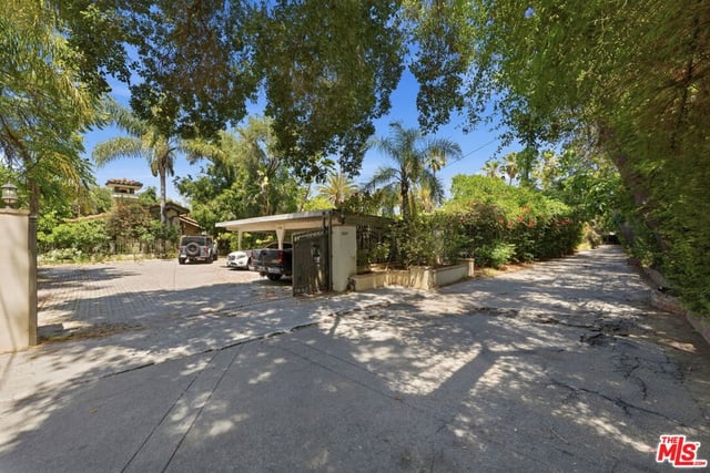 5457 Encino Avenue, Encino, CA 91316 — photo 2 of 21