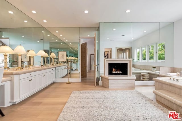 812 N Bedford Drive, Beverly Hills, CA 90210 — photo 17 of 36
