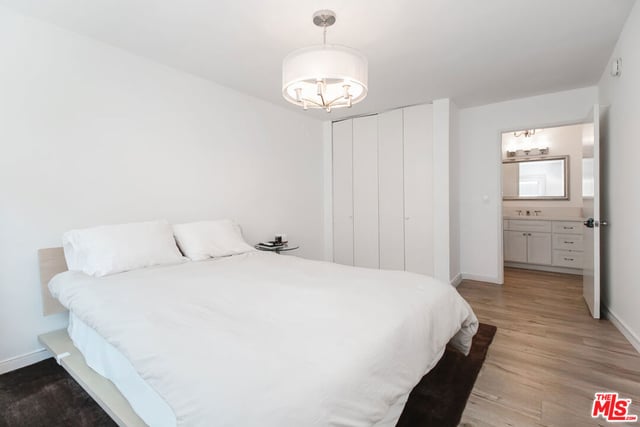 525 N Sycamore Avenue 301, Los Angeles, CA 90036 — photo 15 of 24