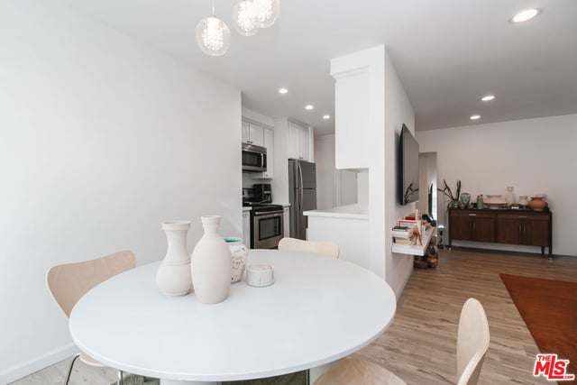 525 N Sycamore Avenue 301, Los Angeles, CA 90036 — photo 6 of 24