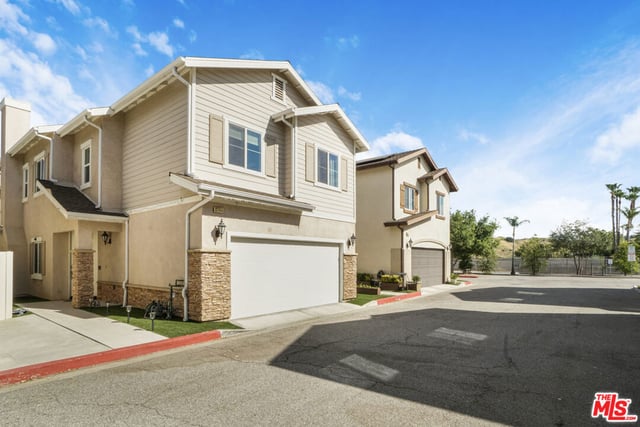 22755 Walnut Park Lane, Newhall, CA 91321 — photo 6 of 27