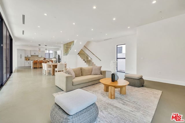 337 6th Avenue, Venice, CA 90291 — photo 5 of 31