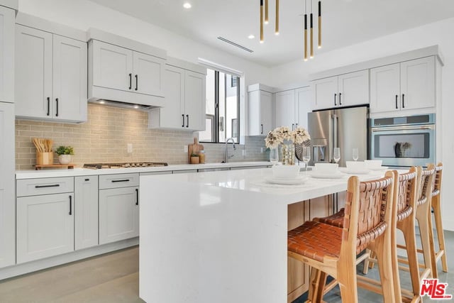 337 6th Avenue, Venice, CA 90291 — photo 9 of 31