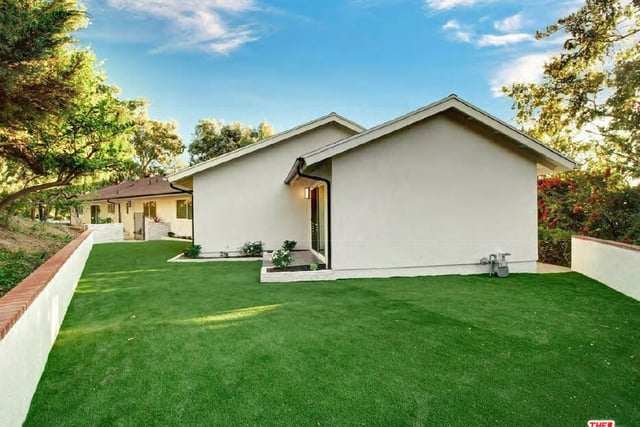 4732 Del Moreno Drive, Woodland Hills, CA 91364 — photo 32 of 34
