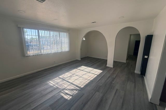 45320 Kingtree, Lancaster, CA 93534 — photo 3 of 23