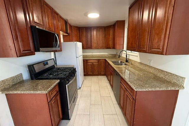 45320 Kingtree, Lancaster, CA 93534 — photo 5 of 23